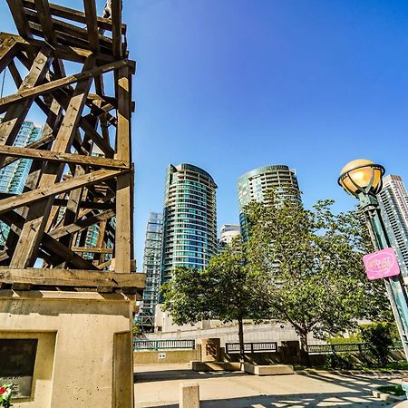 Chol Furnished Suites Heart Of Downtown Toronto, 2 Beds, Free Parking, Cn Tower View Exteriér fotografie