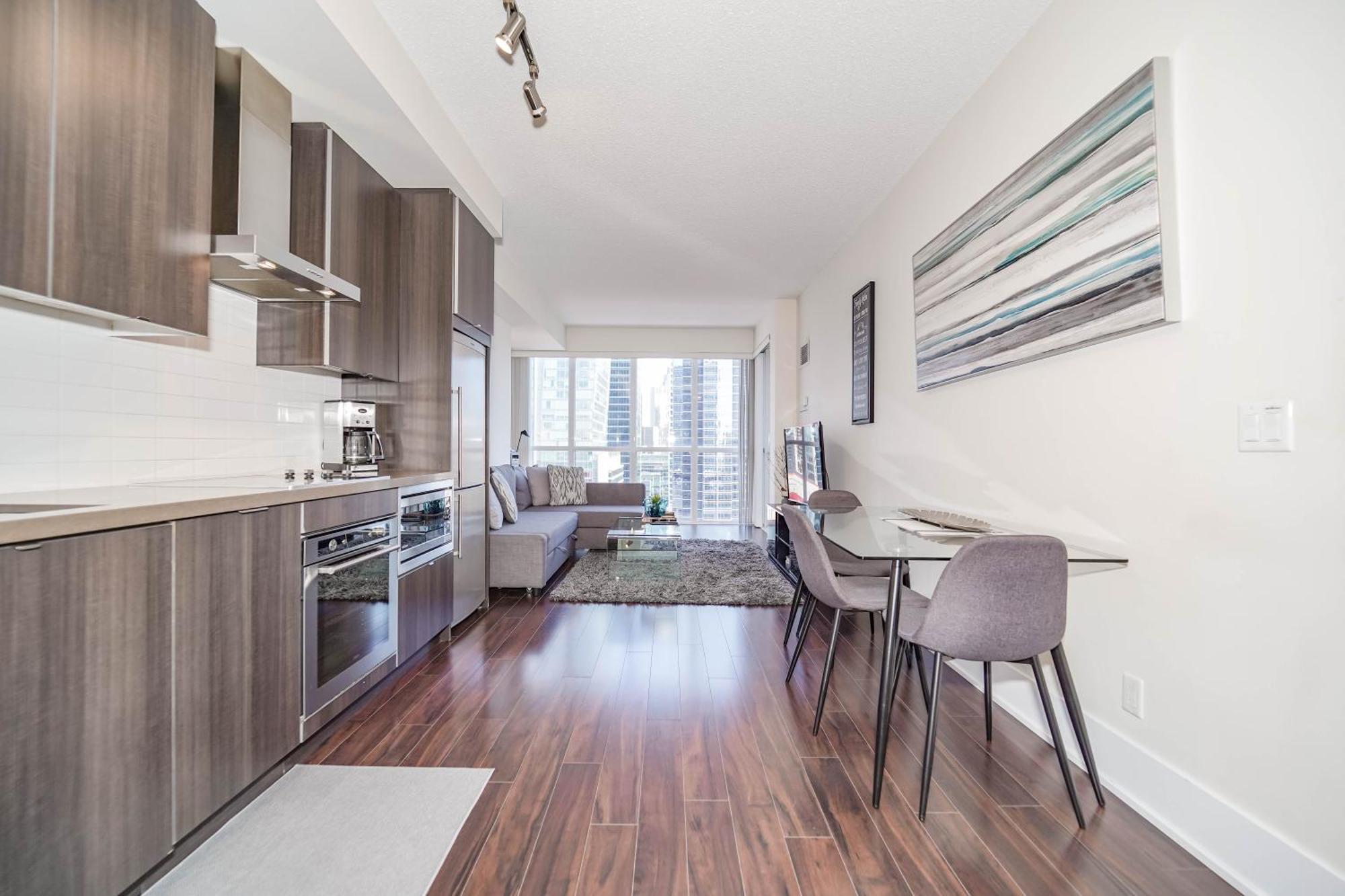 Chol Furnished Suites Heart Of Downtown Toronto, 2 Beds, Free Parking, Cn Tower View Exteriér fotografie