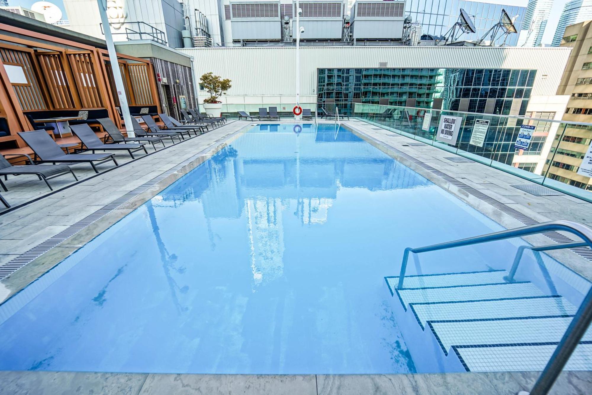 Chol Furnished Suites Heart Of Downtown Toronto, 2 Beds, Free Parking, Cn Tower View Exteriér fotografie