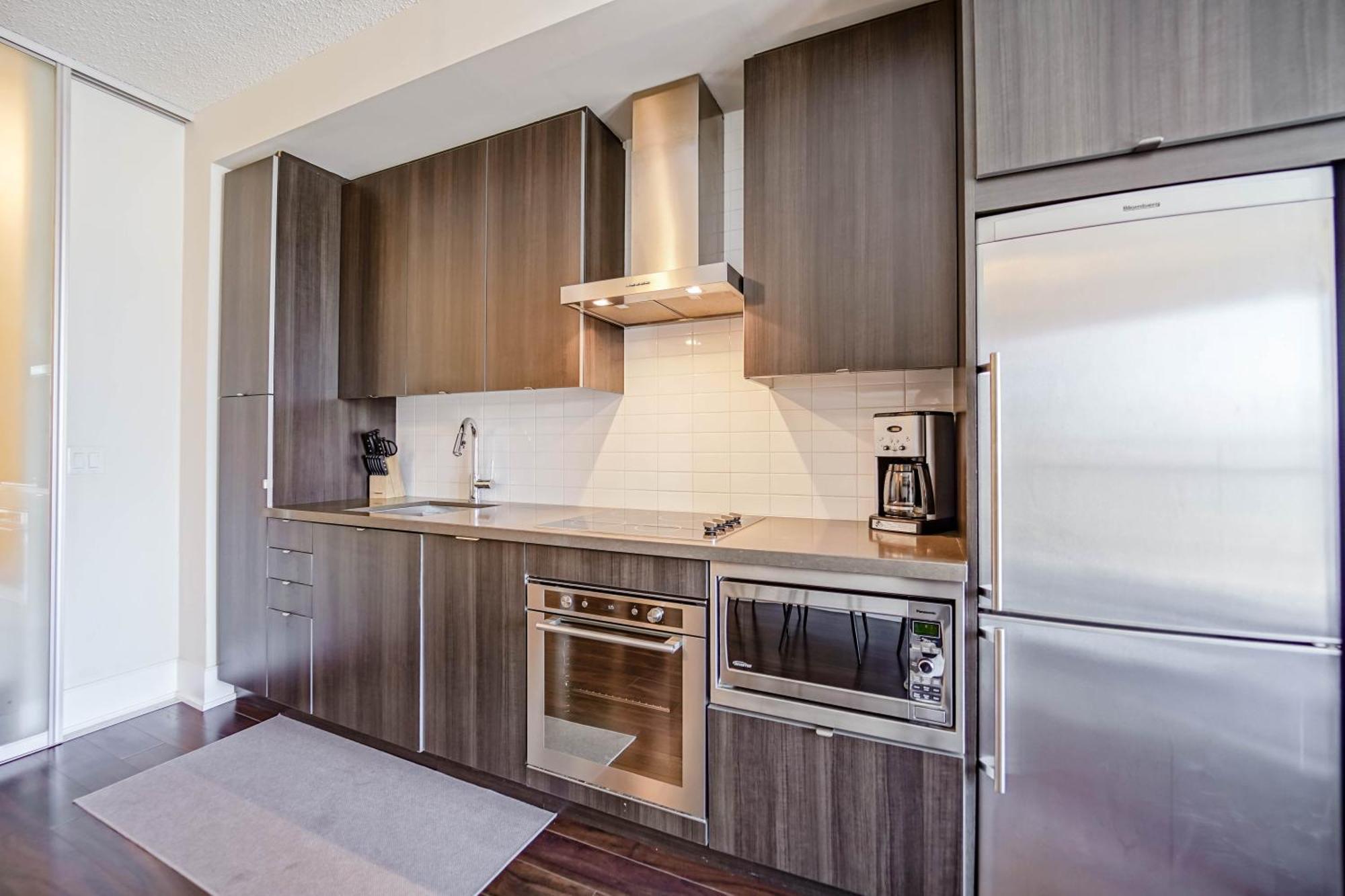 Chol Furnished Suites Heart Of Downtown Toronto, 2 Beds, Free Parking, Cn Tower View Exteriér fotografie