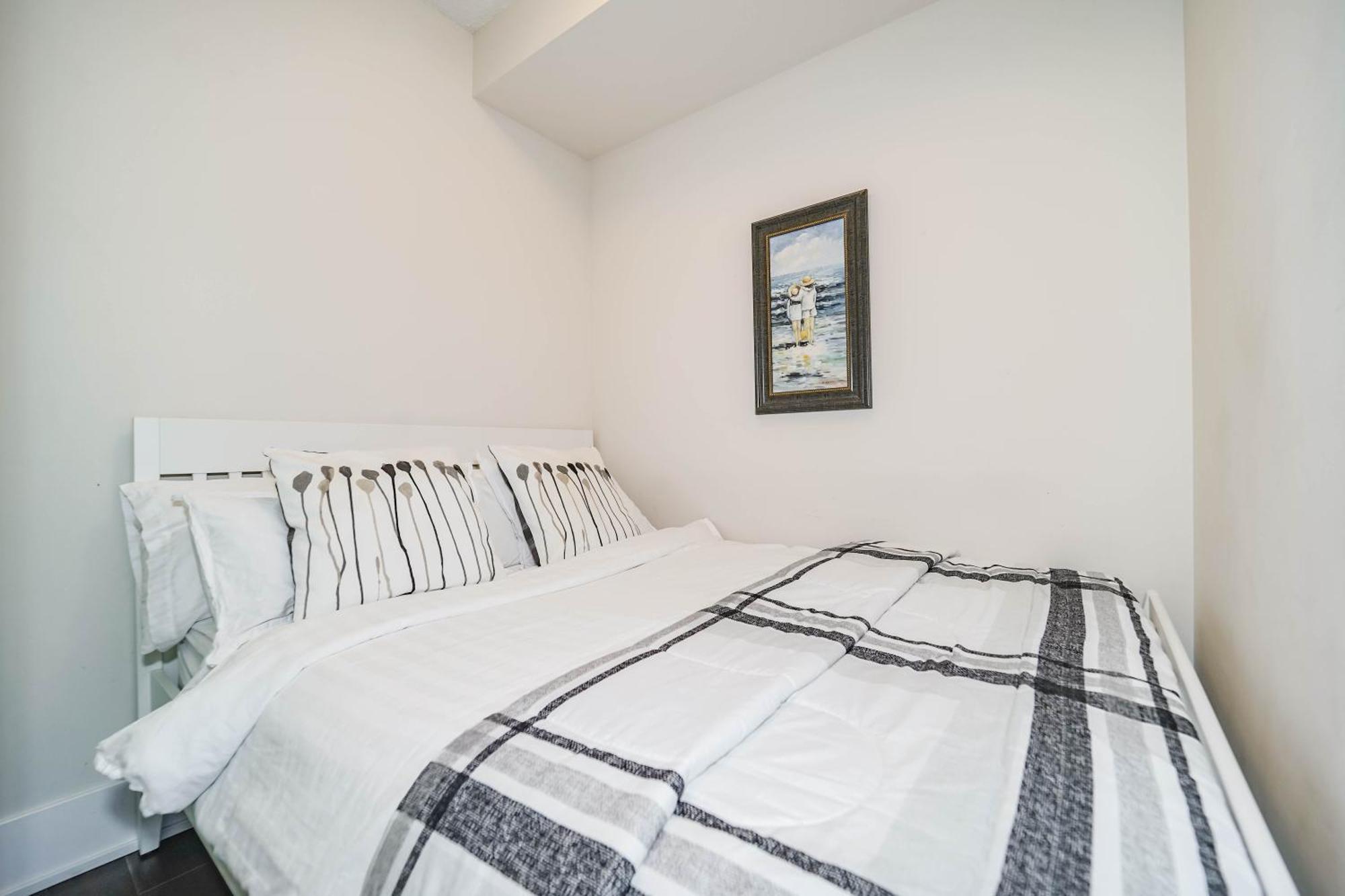 Chol Furnished Suites Heart Of Downtown Toronto, 2 Beds, Free Parking, Cn Tower View Exteriér fotografie