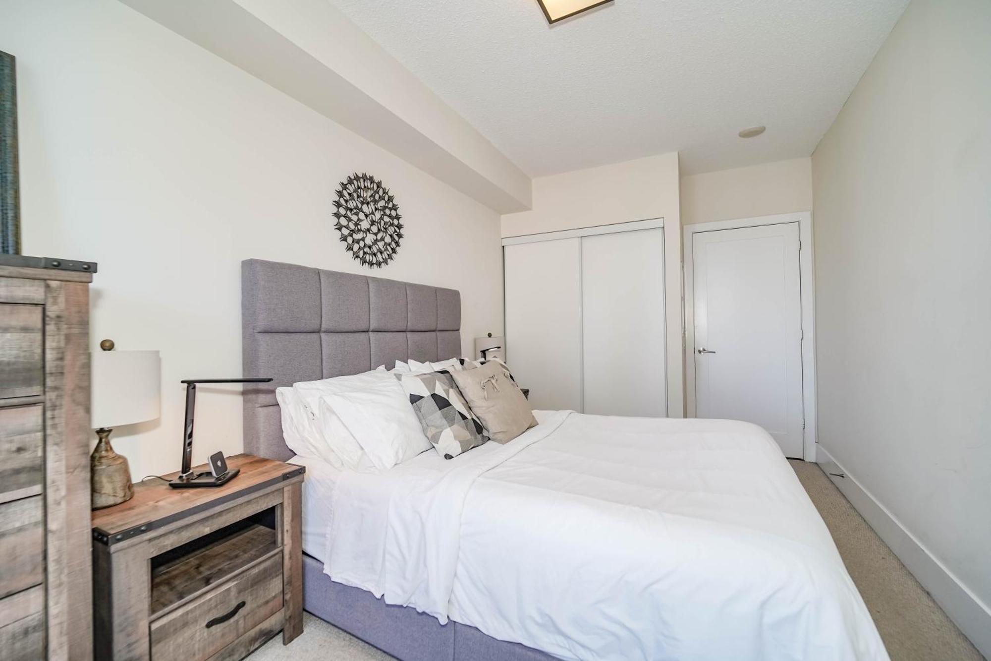 Chol Furnished Suites Heart Of Downtown Toronto, 2 Beds, Free Parking, Cn Tower View Exteriér fotografie