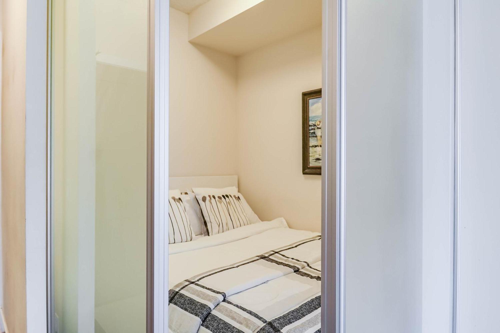 Chol Furnished Suites Heart Of Downtown Toronto, 2 Beds, Free Parking, Cn Tower View Exteriér fotografie