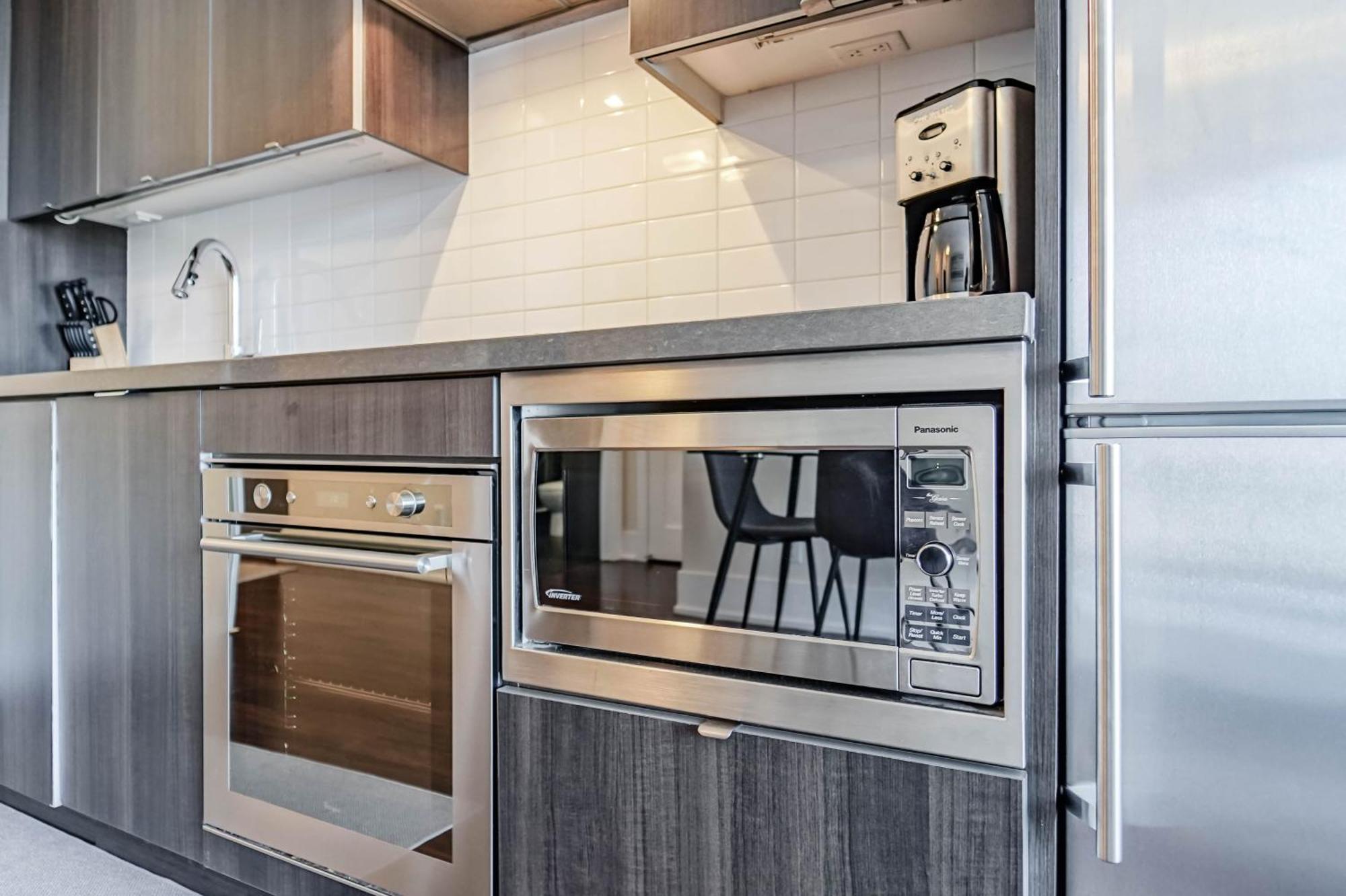 Chol Furnished Suites Heart Of Downtown Toronto, 2 Beds, Free Parking, Cn Tower View Exteriér fotografie